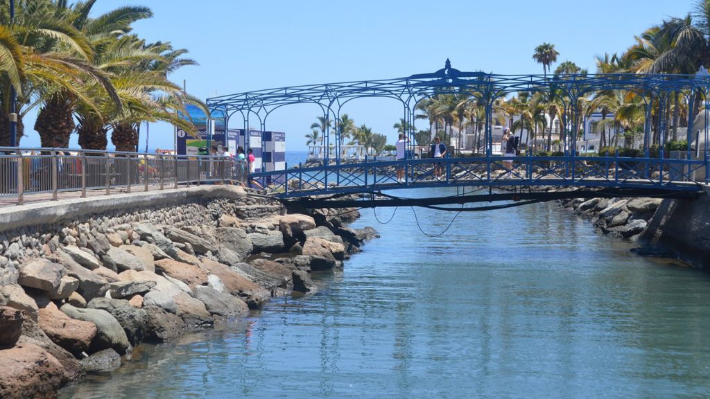 Rickaty Lodge B&B | Bed and Breakfast | Airport Shuttle Service | Las Palmas