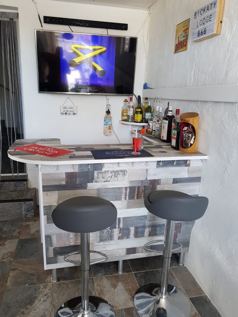 Rickaty Lodge B&B | Bed and Breakfast | Airport Shuttle Service | Las Palmas